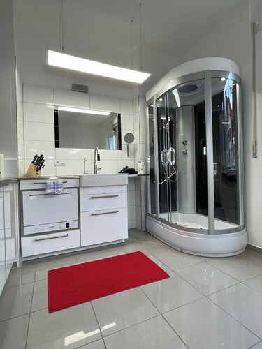 Trendy 1 room Condo City Center 1st floor