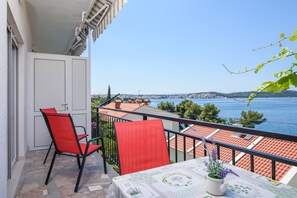 Apartment, 1 Queen Bed with Sofa bed | Balcony - A1-apt w. Shared Pool & Balcony,next to the Beach (Trogir)