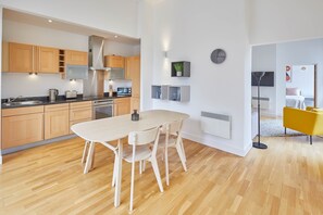 Hus | Privat køkken | Køleskab, mikrobølgeovn, ovn, kogeplade