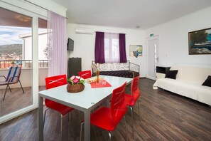 Apartment, Multiple Beds | Living room