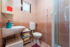 Apartment, 2 Queen Beds | Bathroom - A3 Cozy Apt. w. big Garden, 2 Balconies & Grill (Rogoznica)