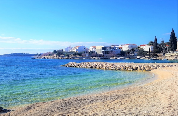 Apartment, 1 Queen Bed | Beach - A4 Cozy Apartment w big Garden, Balcony & Grill (Rogoznica)