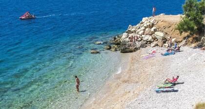 A4 Cozy Apartment w big Garden, Balcony & Grill