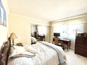 3 bedrooms, iron/ironing board, travel cot, free WiFi