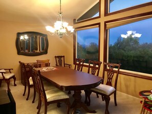 Dining - 🌟Stunning view🌟 Hot Tub & BQ 🌟Secluded retreat 🌟 (Lafayette)