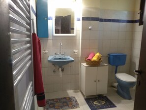 Bathtub, hair dryer, towels, soap - for comfortable and memorable holidays (Κέρκυρα)