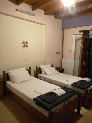 2 bedrooms, iron/ironing board, free WiFi, bed sheets - for comfortable and memorable holidays (Κέρκυρα)