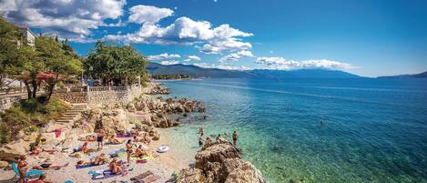 Plage à proximité, pêche sur place