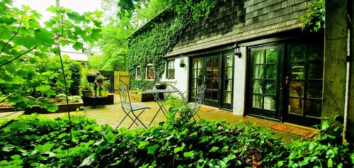 Charming Victorian Coach House