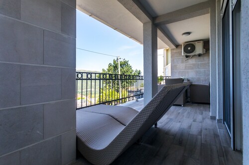 Horizont Apartments with Sea View