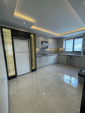 公寓 | 私人厨房 | 冰箱、烤箱、炉灶、电热水壶