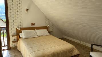 2 slaapkamers, een strijkplank/strijkijzer