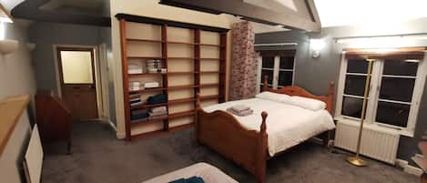 Apartment | 6 bedrooms, iron/ironing board, free WiFi, bed sheets