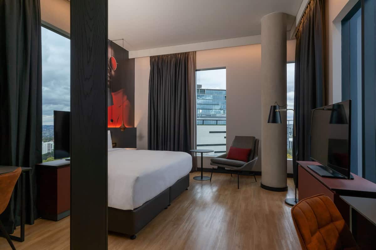 1 Schlafzimmer, hochwertige Bettwaren, Minibar, Zimmersafe