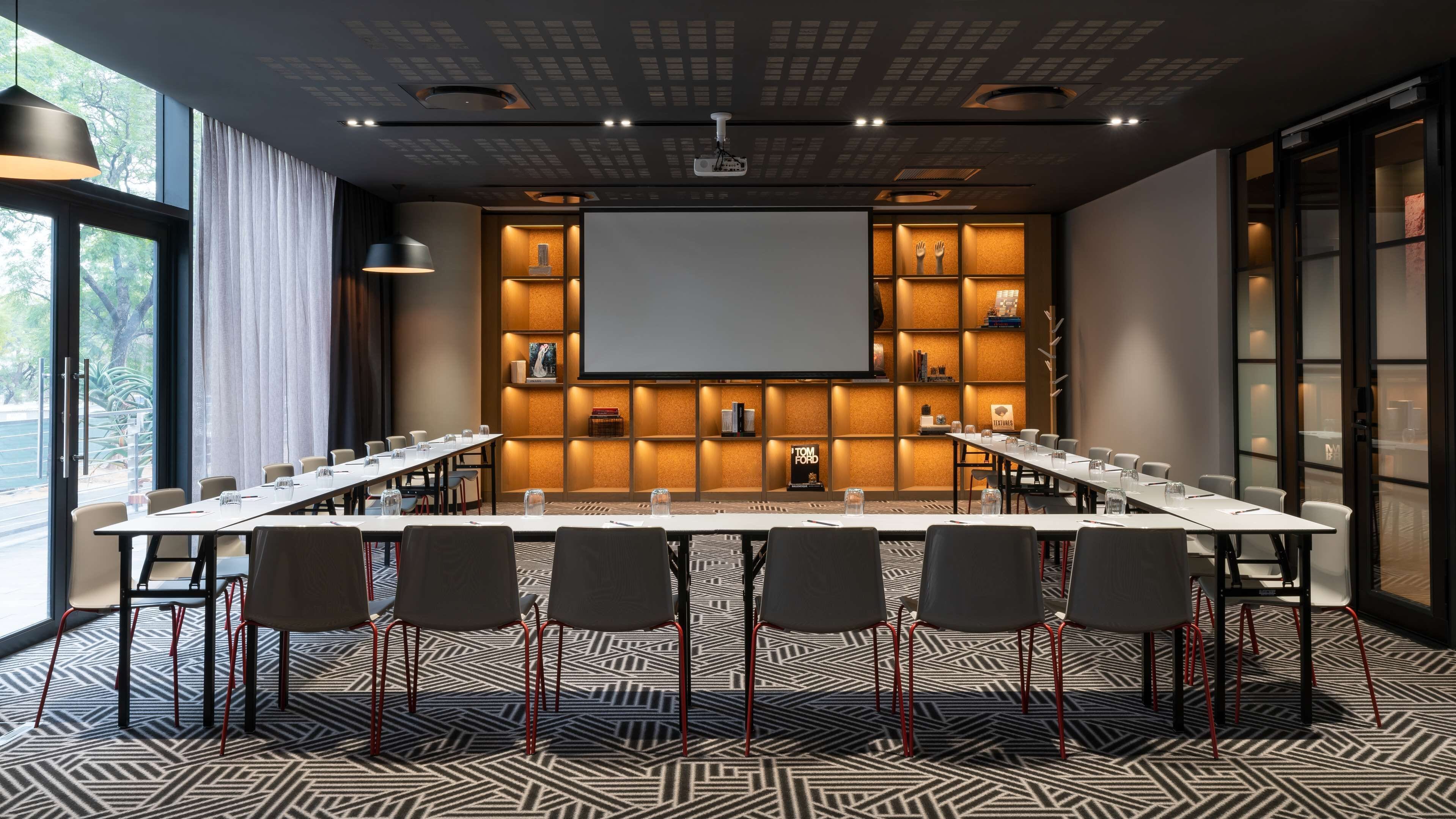 Photo - Radisson RED Hotel Johannesburg Rosebank