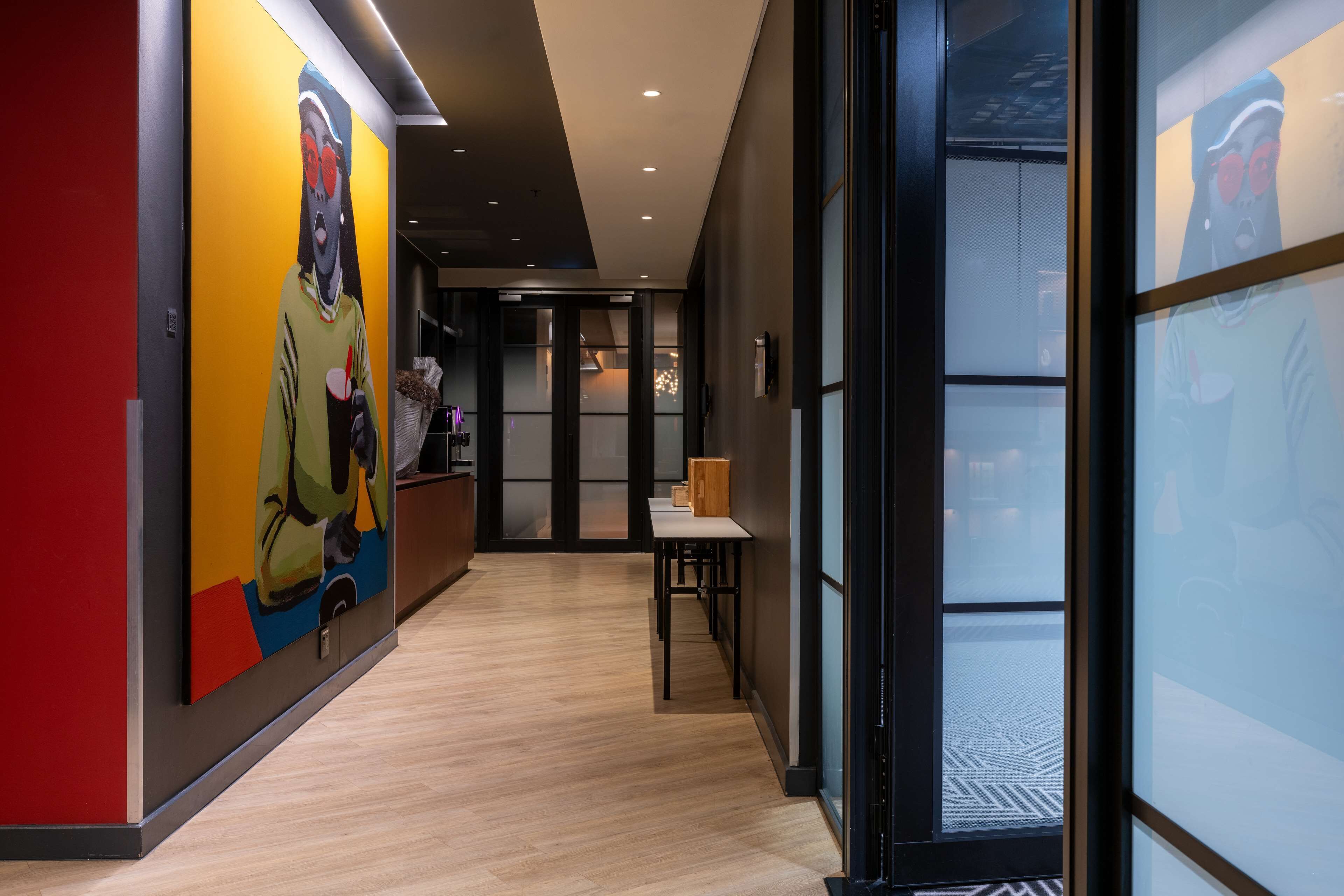 Photo - Radisson RED Hotel Johannesburg Rosebank