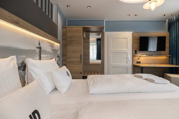 Caja de seguridad en la habitación y decoración personalizada