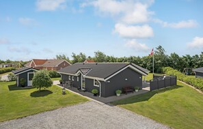 Exterior - 3 bedroom stunning home in Hemmet (Hemmet)