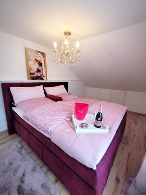 1 bedroom, desk, travel crib, free WiFi