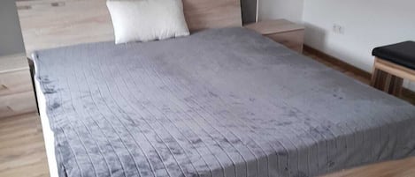 2 chambres, accĂšs au Wi-Fi (inclus), literie fournie