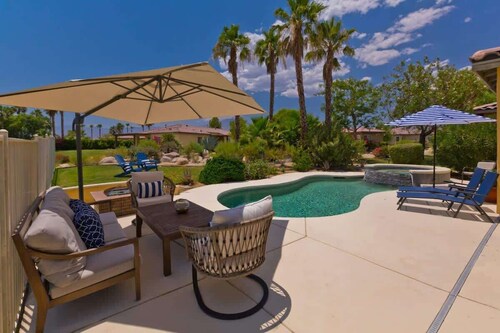 Walk to Coachella!  Gated Pool Home /3 bathrooms