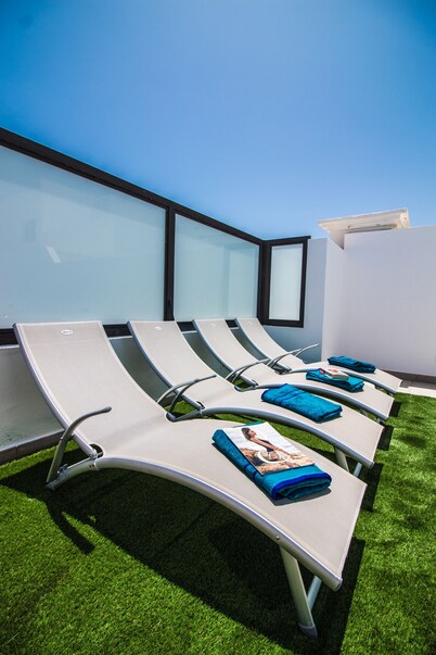 Luxury 3 bed, 2 bath villa in central Puerto del Carmen with free WiFi & Air Con