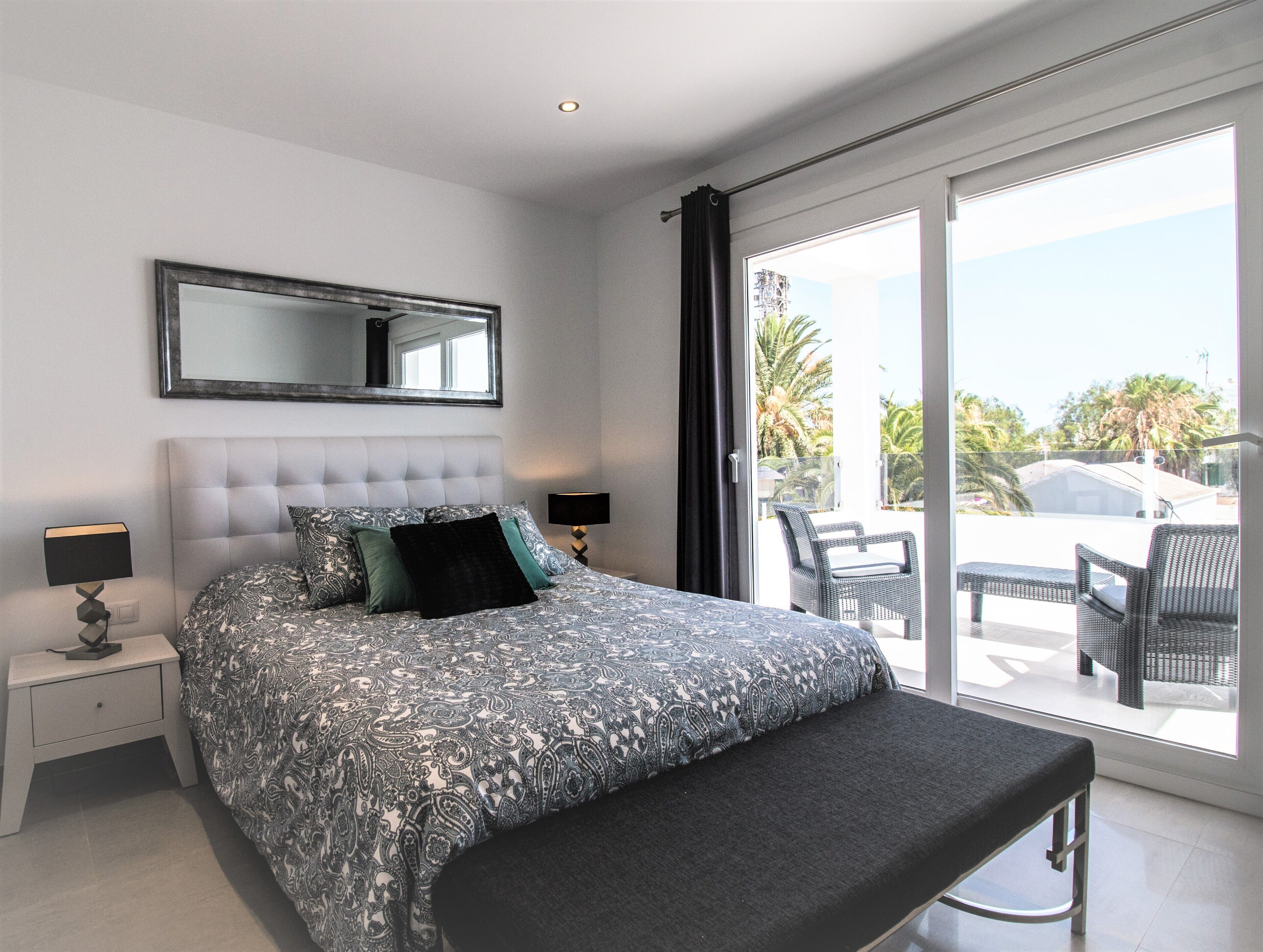 3 slaapkamers, een kluis op de kamer, een strijkplank/strijkijzer