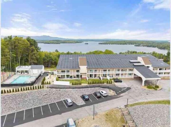 Exterior - Cedar Lodge 202. 1 bedroom condo with Lake Winni views! (Laconia)