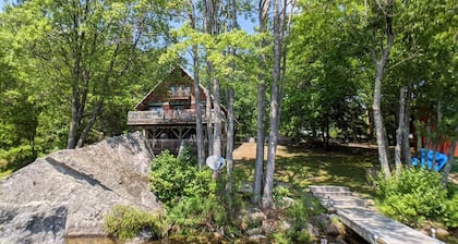 Lakes End Log Cabin on Lake Wicwas!