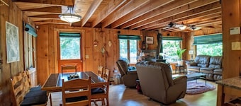 Lakes End Log Cabin on Lake Wicwas!