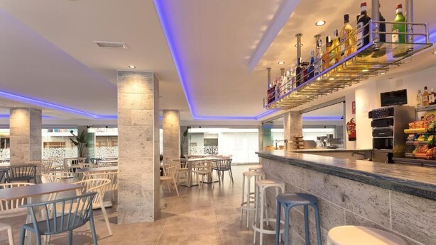 Bar (en el alojamiento)