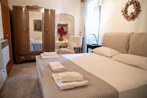Iron/ironing board, free WiFi, bed sheets - Areopoli central apartment in Areopoli,Mani (Areopoli)