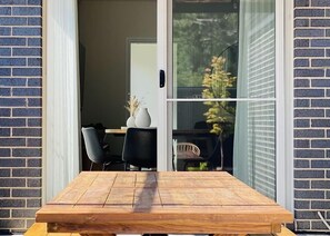 Outdoor dining - Summer Peaks, Bright (Bright)