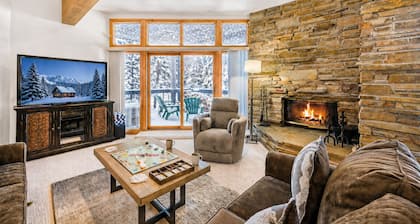 12 C Powder Run 2 Bedroom Condo by RedAwning