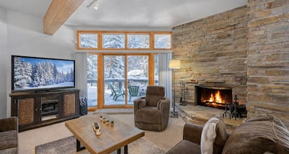 12 C Powder Run 2 Bedroom Condo by RedAwning