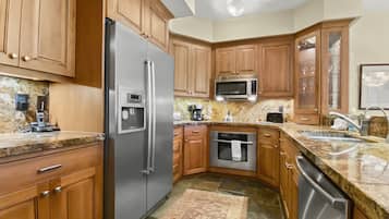 Condo, 2 habitaciones | Cocina privada