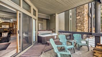 Condo, 2 chambres | Terrasse/patio