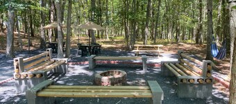 Bushkill Beauty-HotTub, Firepit, Lake, Canoe, Pool
