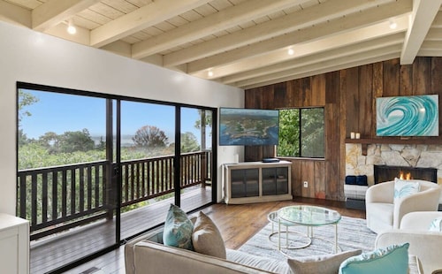 Pacific Panorama: Stunning Ocean Views and Pacific Sunsets