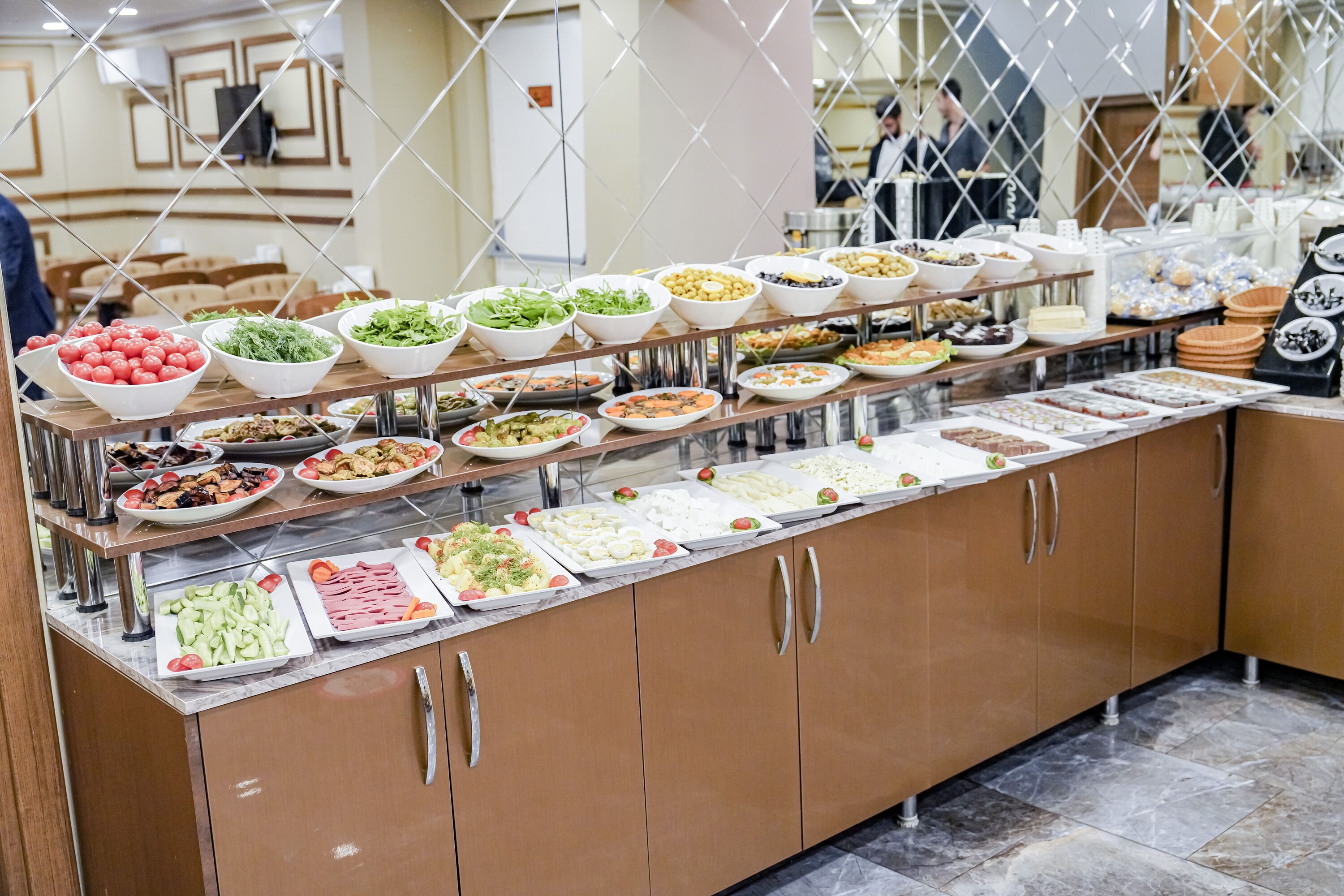 daily buffet breakfast (try 550 per person)