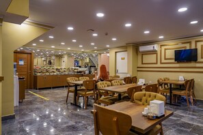 Daily buffet breakfast (TRY 550 per person) - Hamit Hotel Kizilay (Ankara)