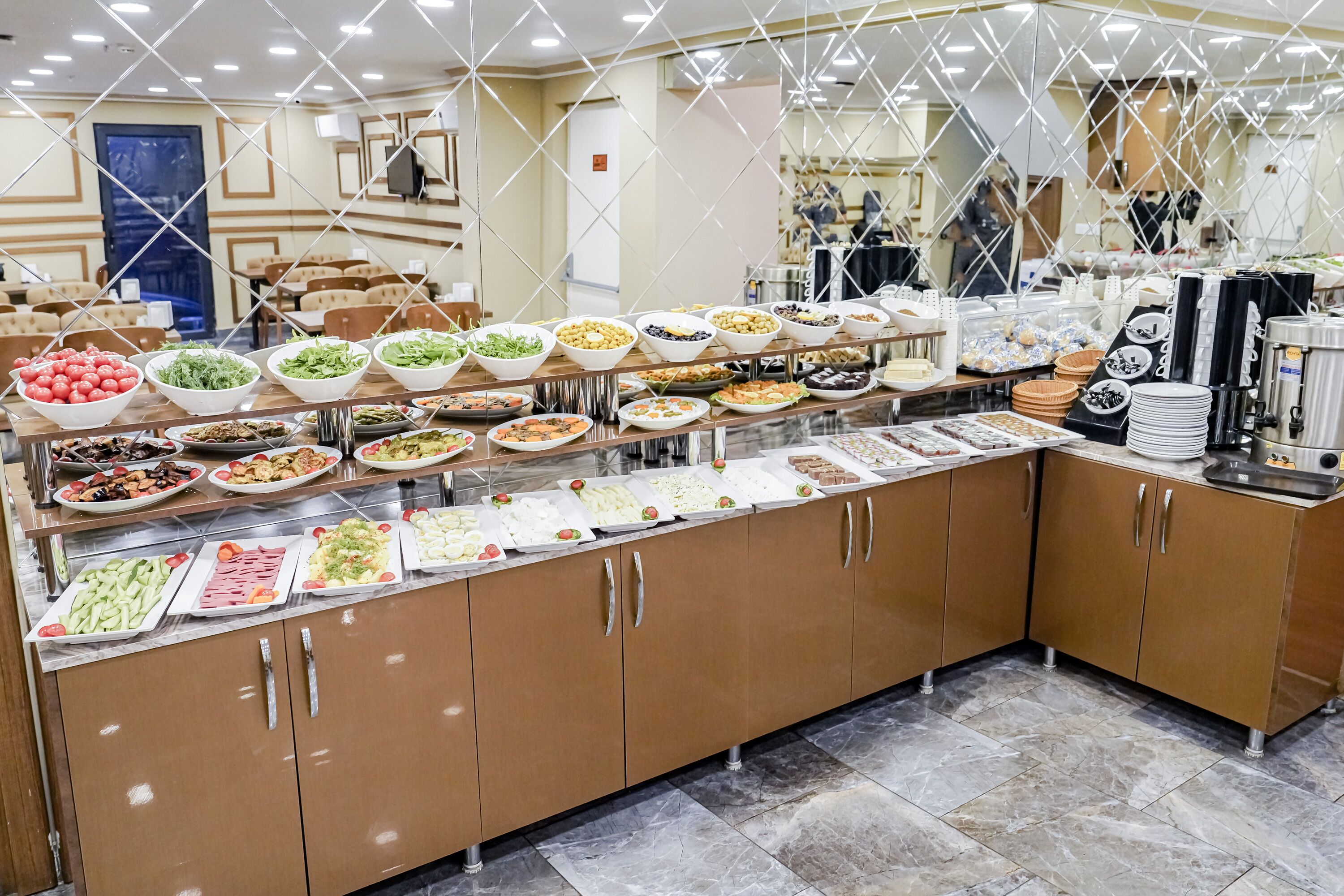 daily buffet breakfast (try 550 per person)