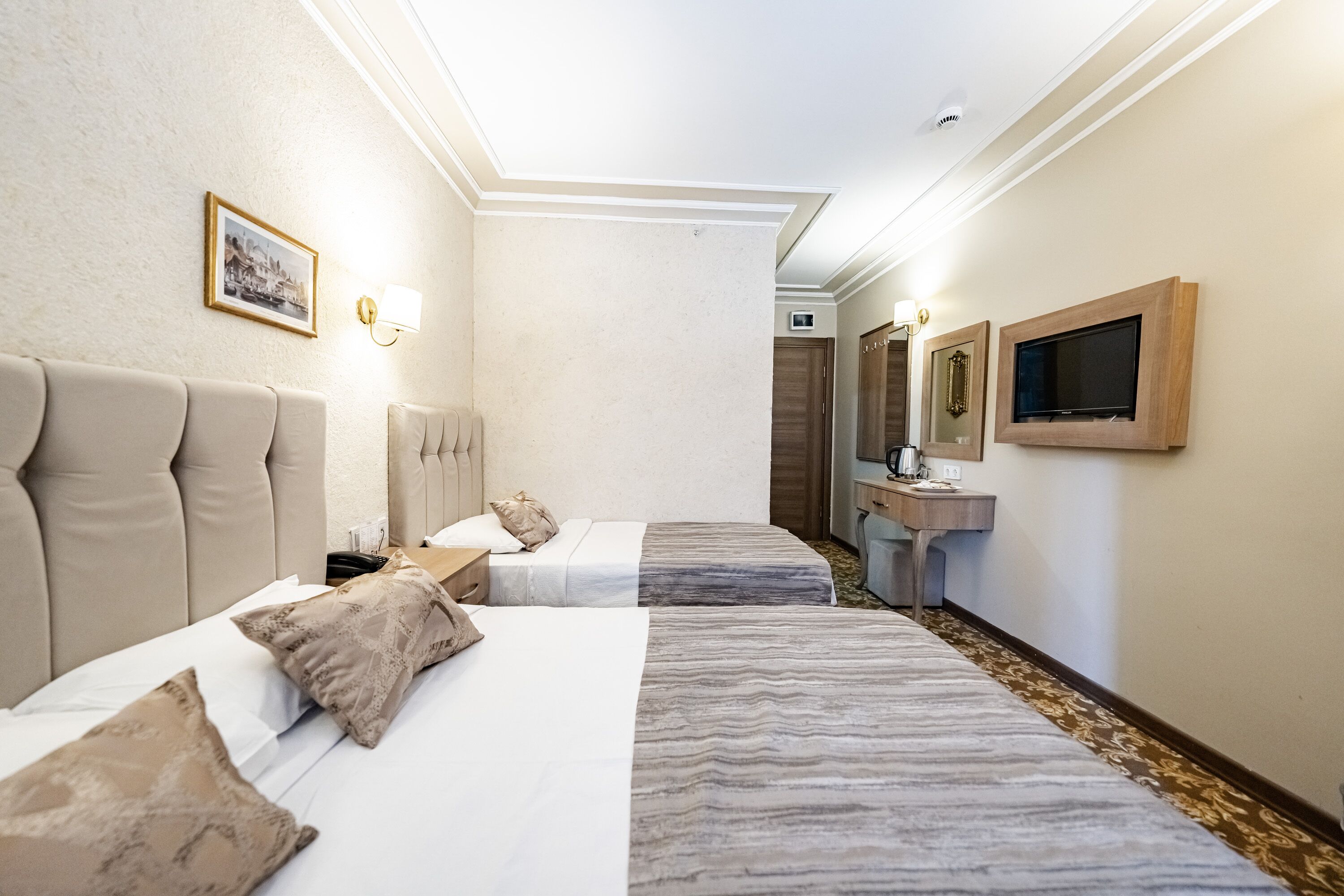 standard room with city view and french balcony (twin bed) | desk, soundproofing, iron/ironing board, free wifi