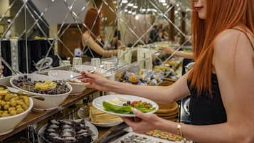 Desayuno buffet (TRY 550 por persona)