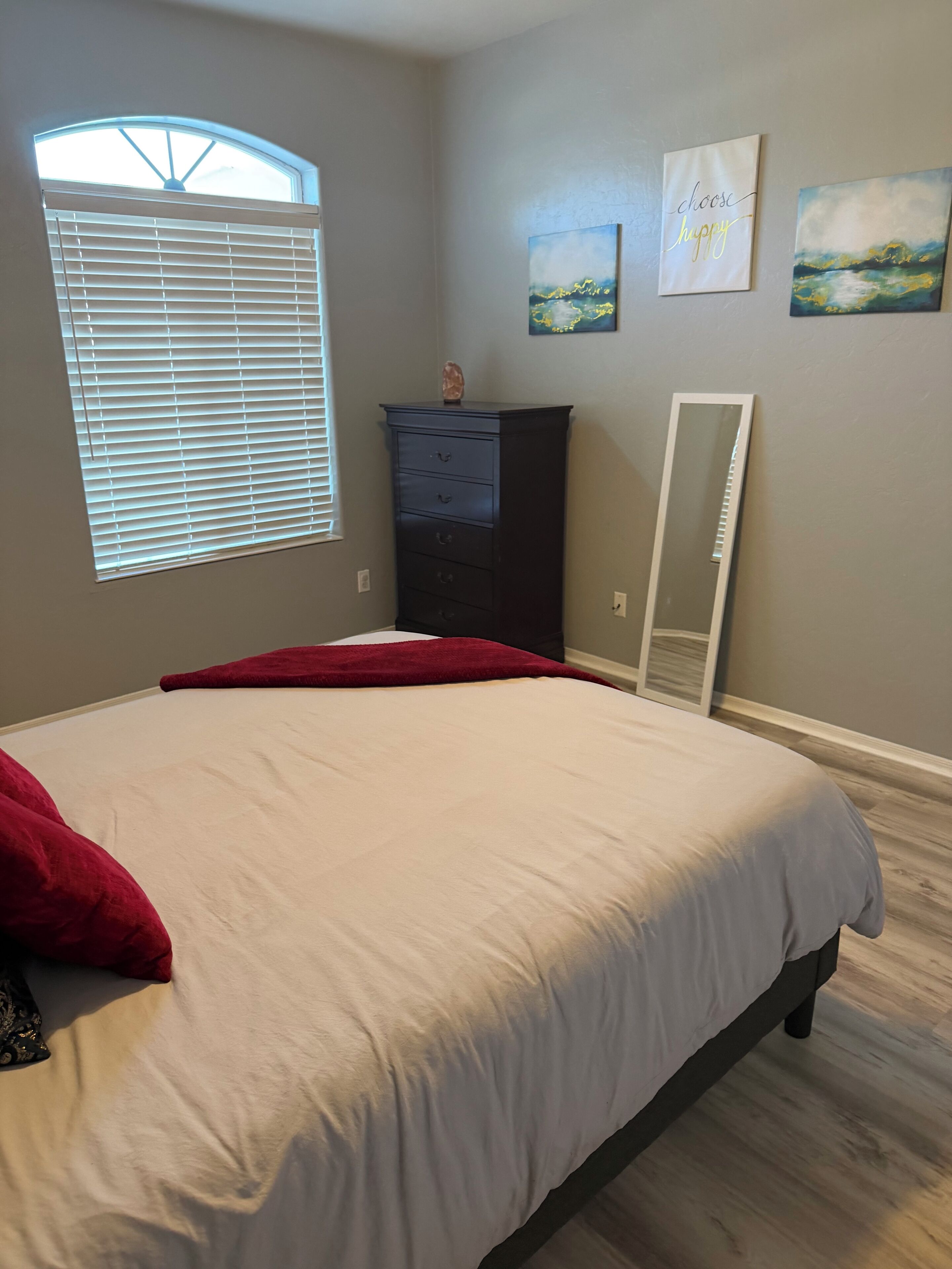 3 bedrooms, desk, iron/ironing board, travel cot