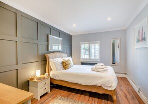 5 slaapkamers, een strijkplank/strijkijzer, gratis wifi, beddengoed