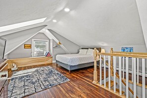 3 bedrooms, desk, iron/ironing board, free WiFi
