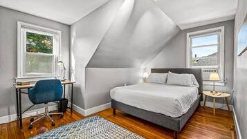 3 chambres, bureau, fer et planche à repasser, accès au Wi-Fi (inclus)
