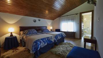 6 slaapkamers, een strijkplank/strijkijzer, reisbedje, gratis wifi