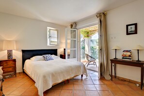 6 Schlafzimmer, Bügeleisen/Bügelbrett, Reisekinderbett, WLAN
